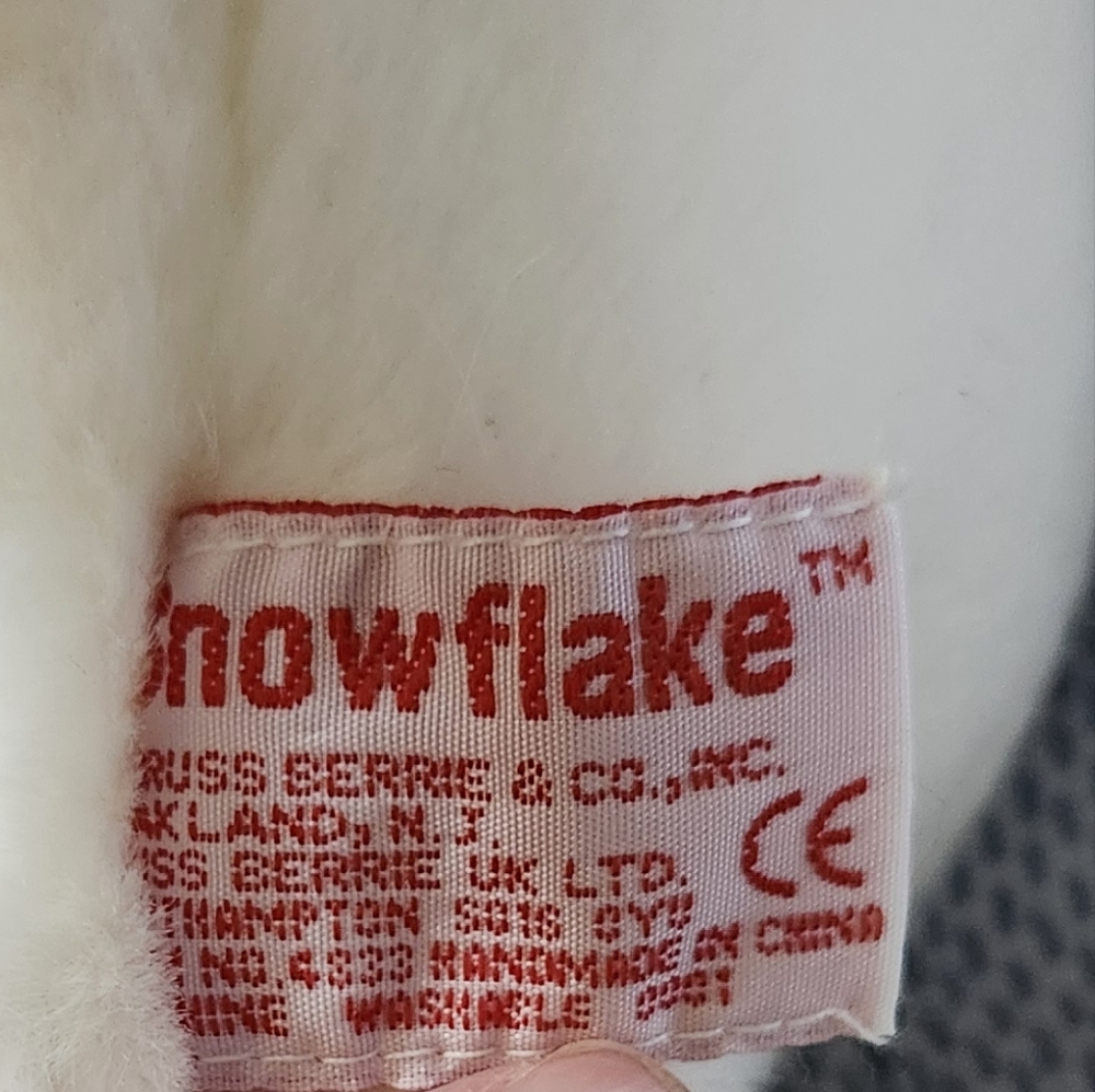 Russ Plush Snowman Named Snowflake with “I Love Snow” on Foot 15" - Picture 5 of 5
